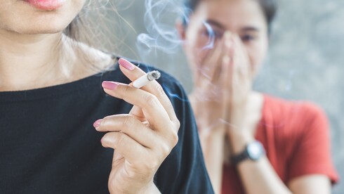 "הניקוטין נמצא בכל אמצעי העישון, בסיגריות רגילות ונרגילה.."