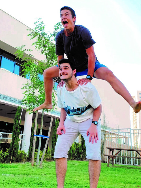 יזמות בגני תקווה. איתמר רובין ומתן סולומון  