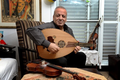 הכנר סלים נאדף מחולון, הנגן האחרון של תזמורת קול ישראל שנסגרה באופן רשמי בשנת 1994, היה נשוי לזמרת היהודייה שאדית אל כארמל מקהיר 