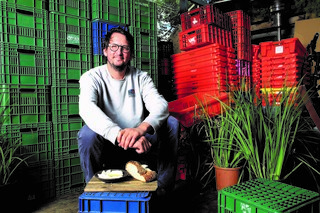 "מתגעגע לראות צלחות אמיתיות ואנשים ליד השולחן". דוקטור והלאבנה 