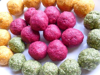 קניידלך בשלושה צבעים