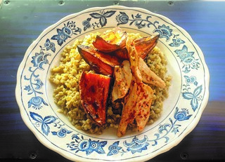 פריקה עם בטטה ועוף פריקה עם בטטה ועוף