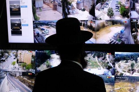 עמותה פרטית התקינה יותר ממאה מצלמות ברחבי ירושלים, ועוקבת באמצעותן אחרי אנשים, כלי רכב ונוסעים 