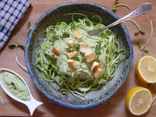 נודלס פקוס ברוטב קשיו לימוני