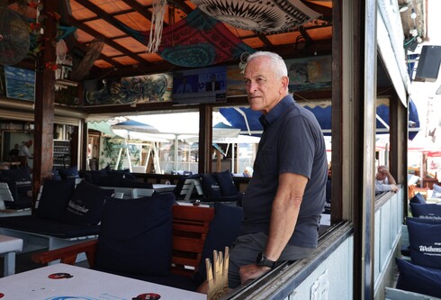 דוד שיוביץ, הבעלים של מסעדת קלדרון בחוף ראשון לציון, מדבר על ההחלטת בית המשפט שתאלץ אותו, אם לא יהיה שינוי, לסגור את העסק שלו  