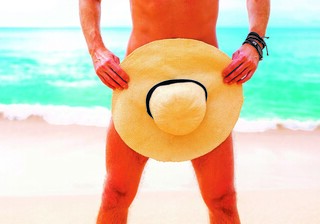 "נצא לנופש עם אנשים חובבי עירום" 