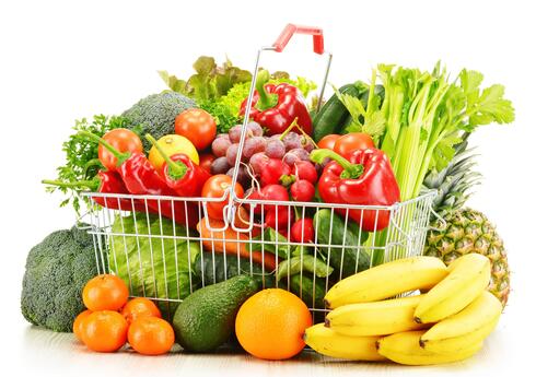 בדקו שעגלת הקניות מכילה ירקות ופירות בחמישה צבעים